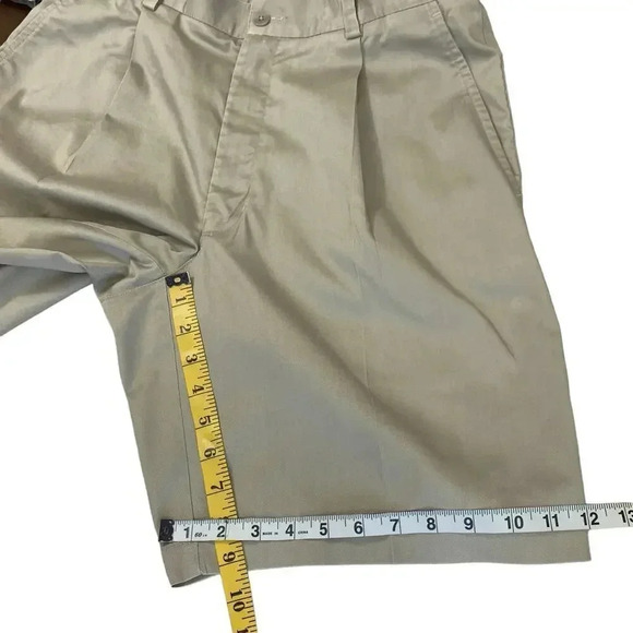 Nike Classic Chino Golf Bermuda Shorts Pleated Size 32 M Khaki Tan Cotton Blend - Picture 14 of 16